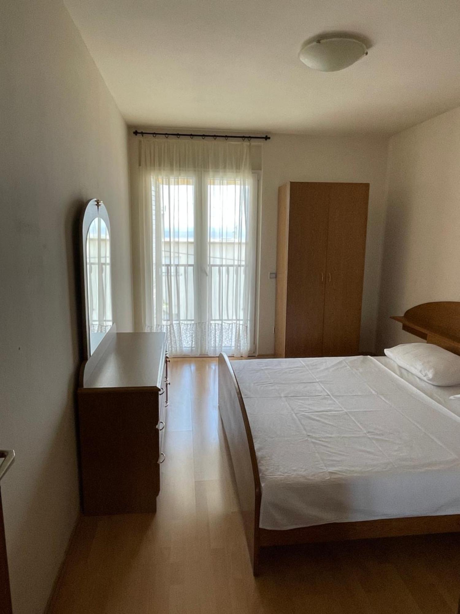 Apartment Iva Podstrana Luaran gambar